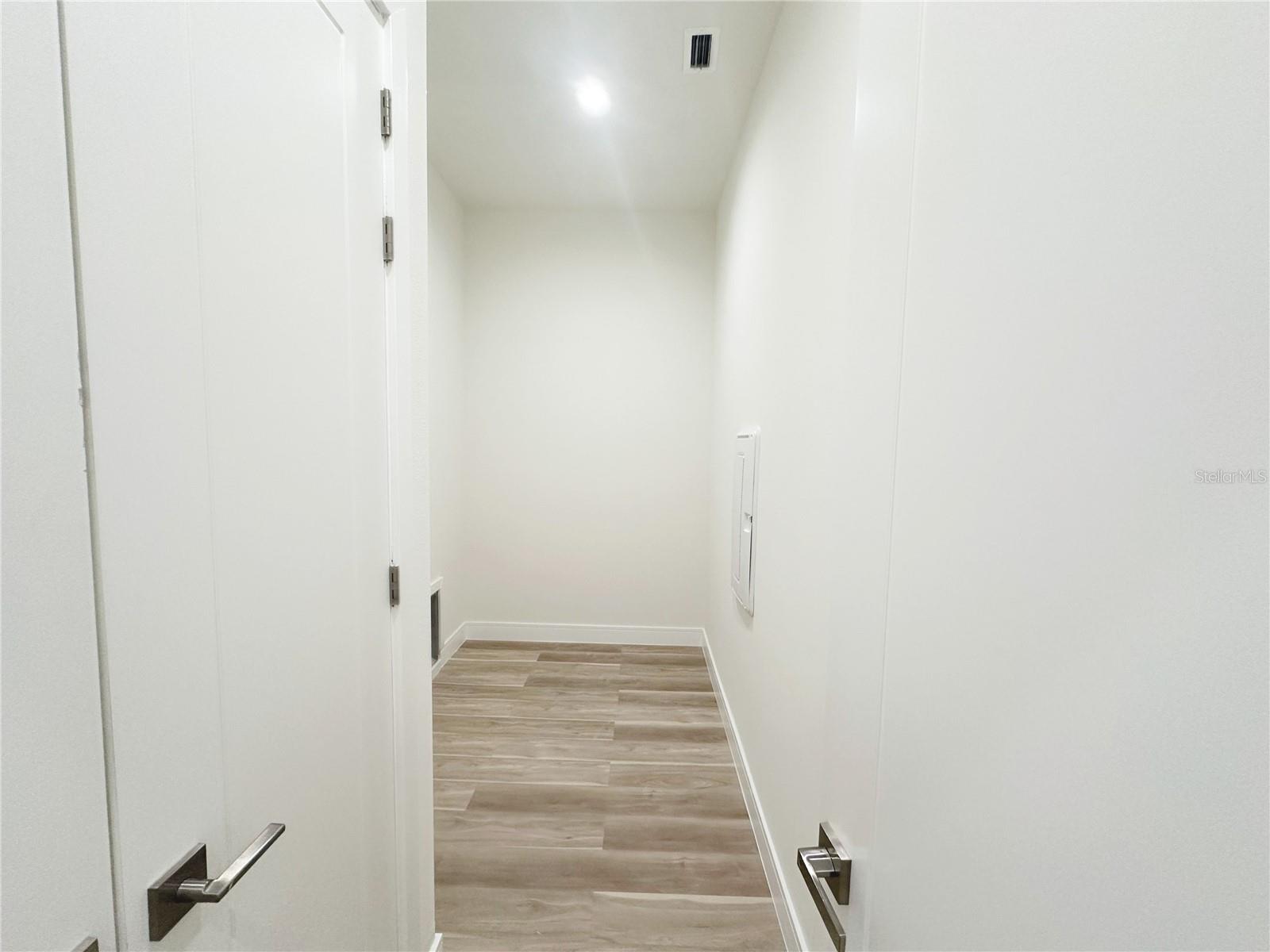 Image 4 of 11 For 15561 Aldama Circle