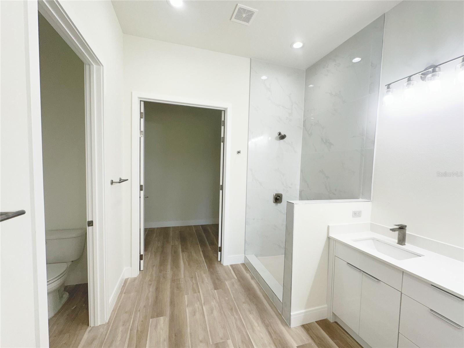 Image 5 of 11 For 15561 Aldama Circle
