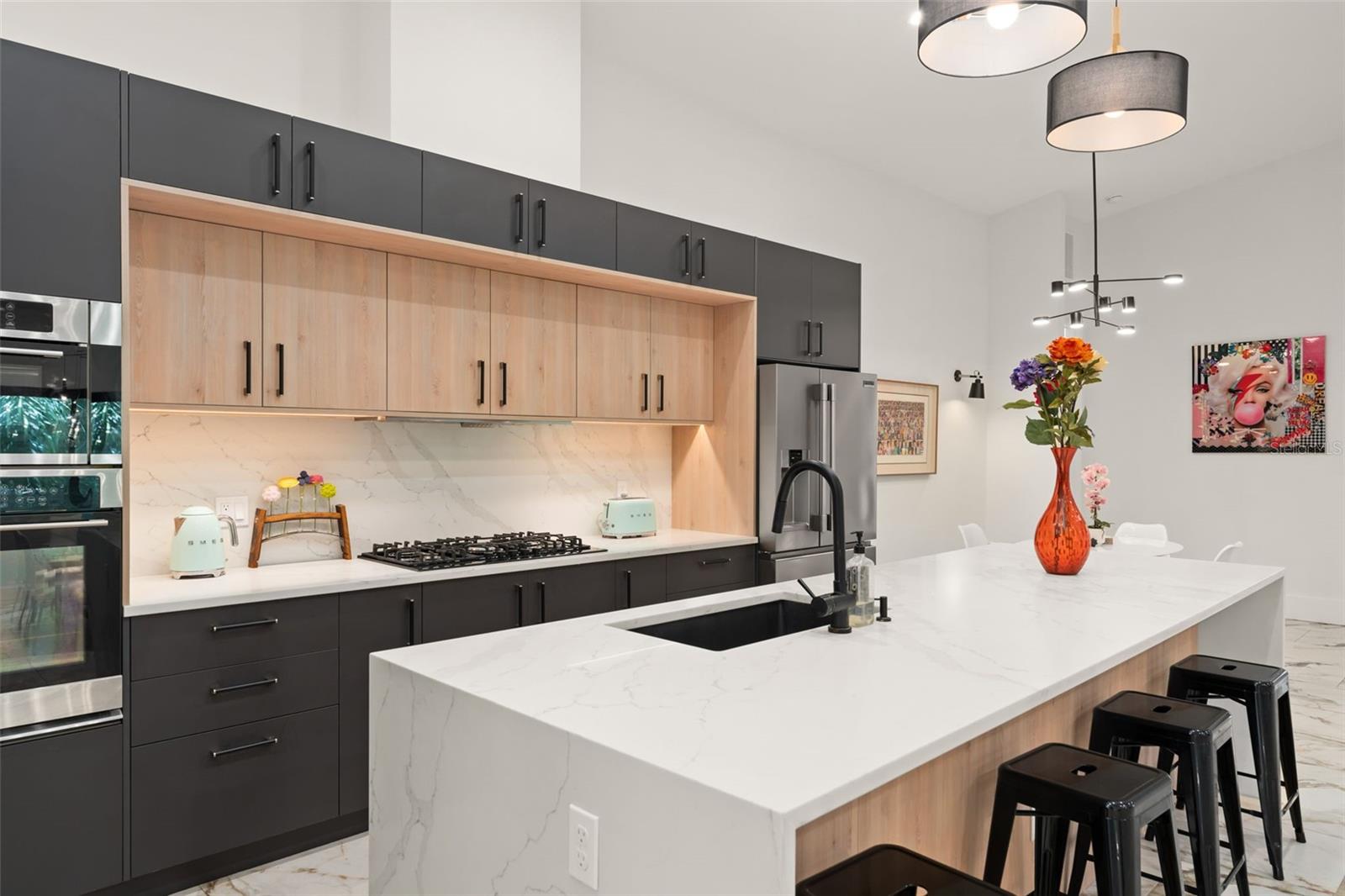 Image 12 of 49 For 1624 Livingston Street