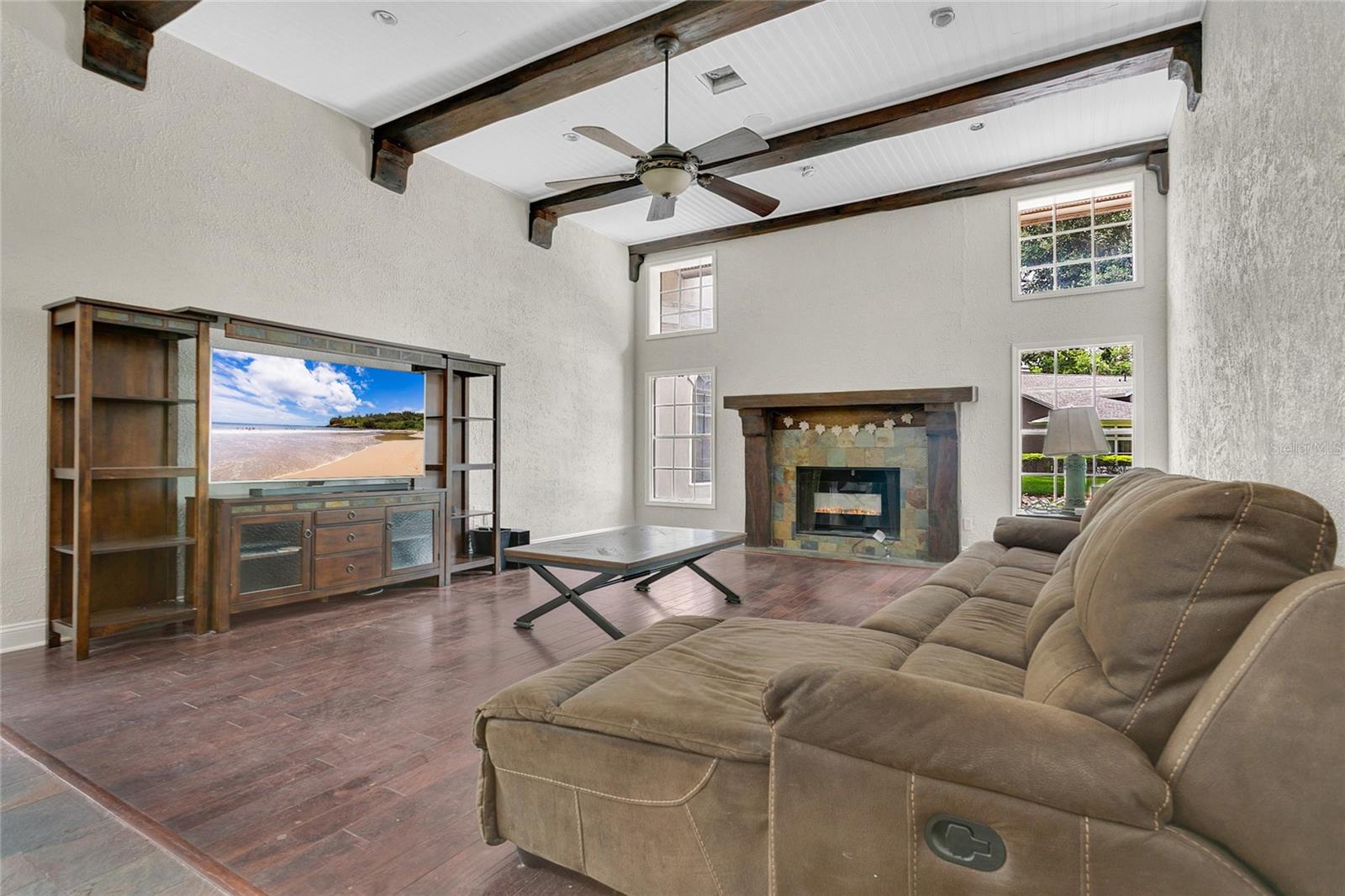 Image 7 of 14 For 11056 Clipper Court