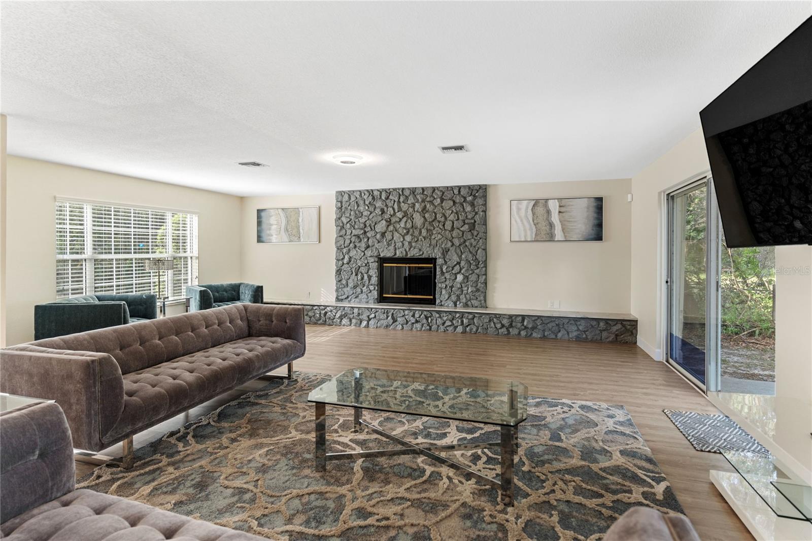 Image 7 of 45 For 7470 Lake Marsha Drive
