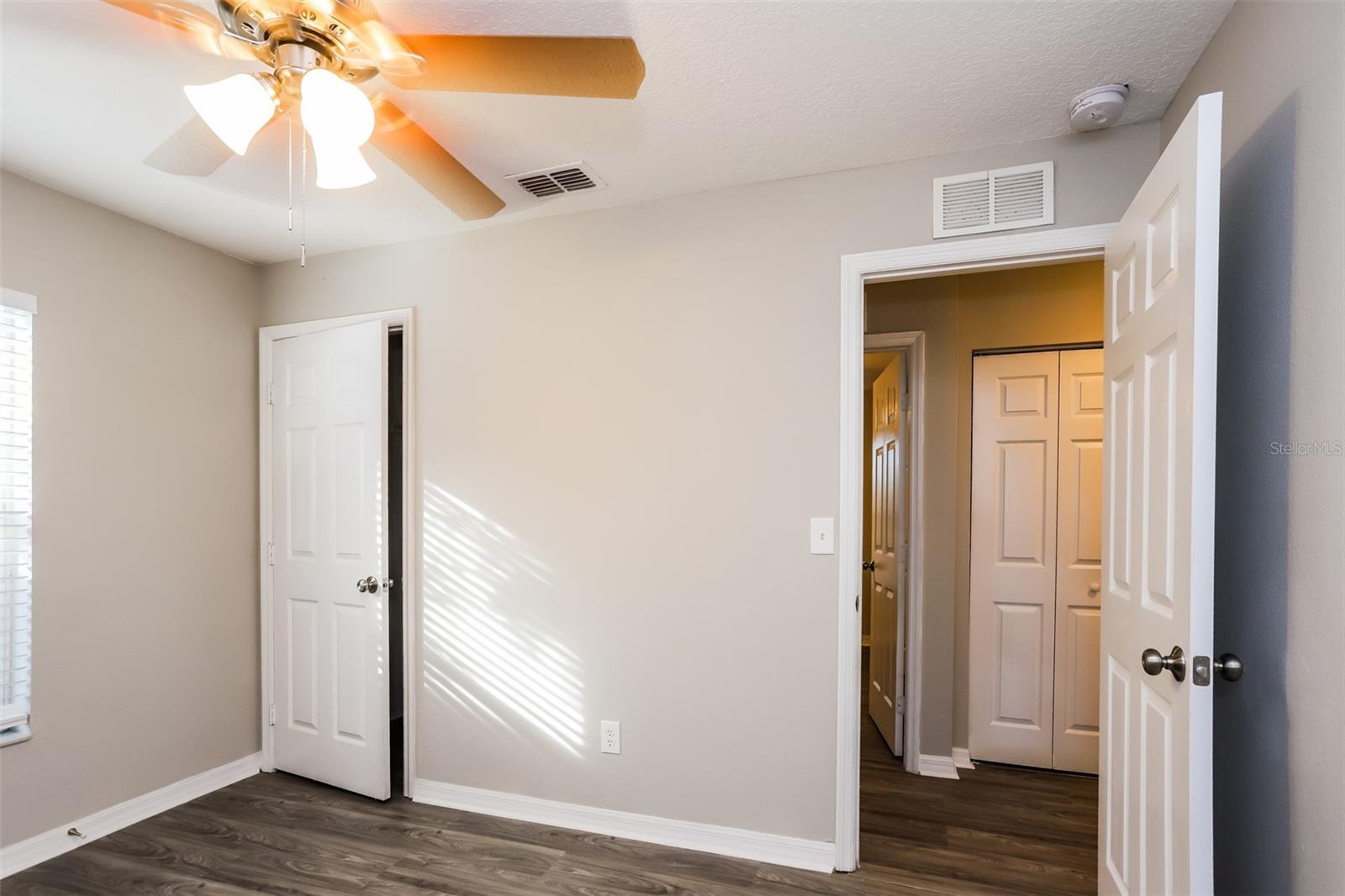 Image 11 of 16 For 917 8th Avenue S