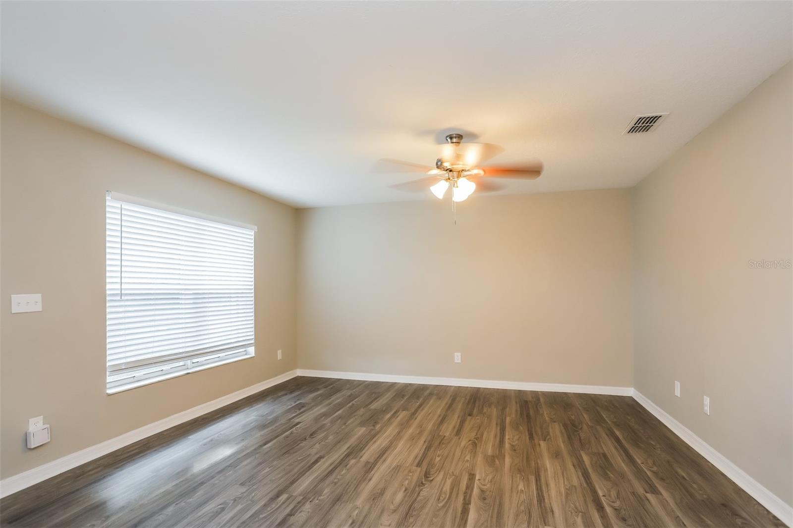 Image 3 of 16 For 917 8th Avenue S