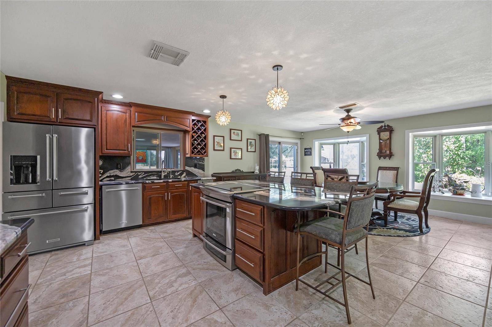 Image 18 of 91 For 20 Lido Road