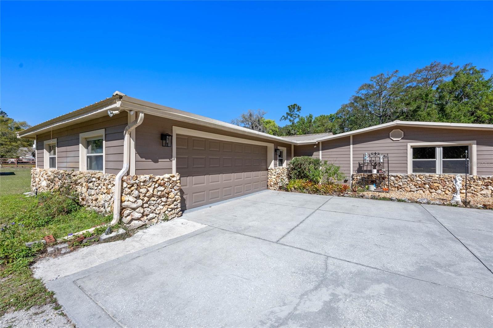 Image 6 of 91 For 20 Lido Road