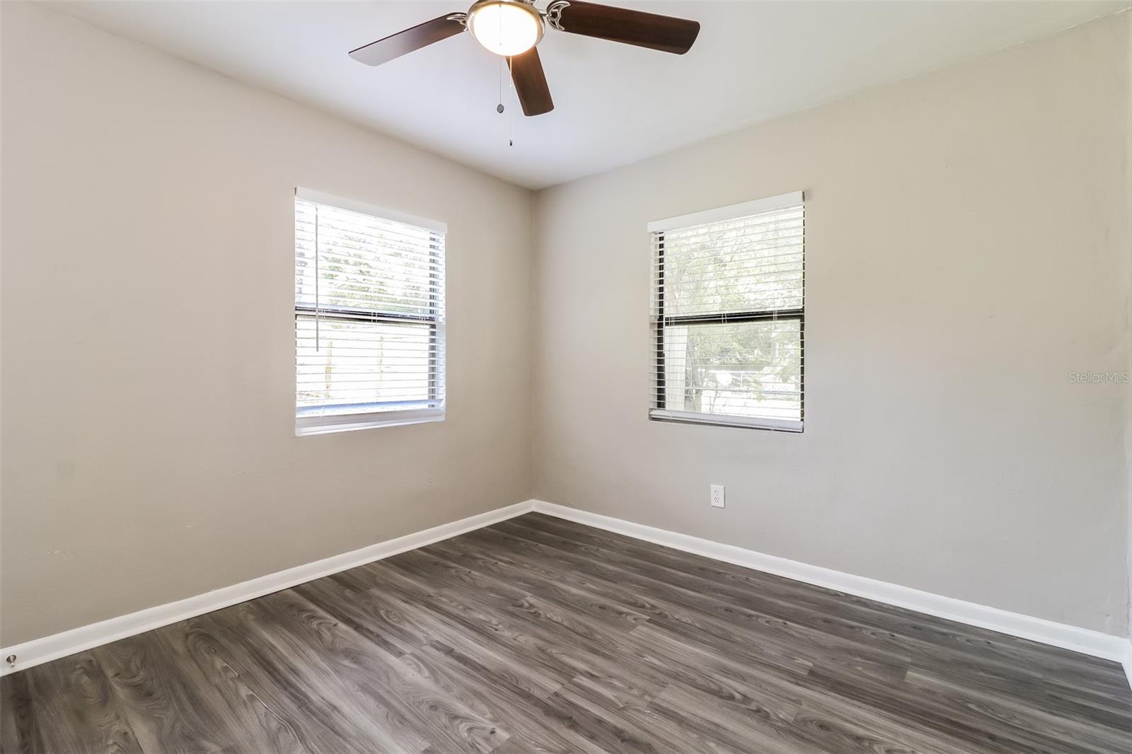 Image 11 of 16 For 6806 Lyman Avenue
