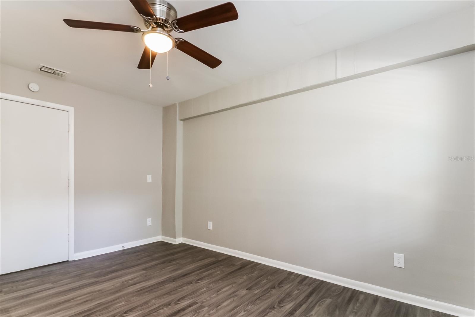 Image 7 of 16 For 6806 Lyman Avenue