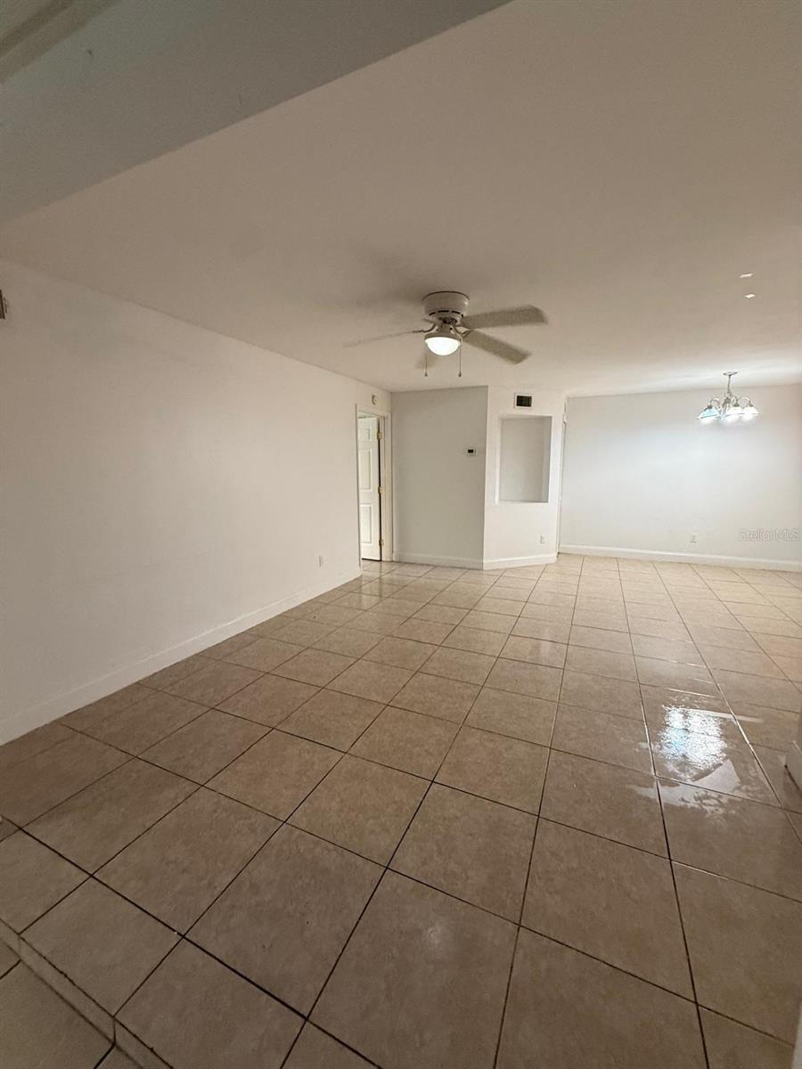 Image 13 of 27 For 6019 Scotchwood Glen 101
