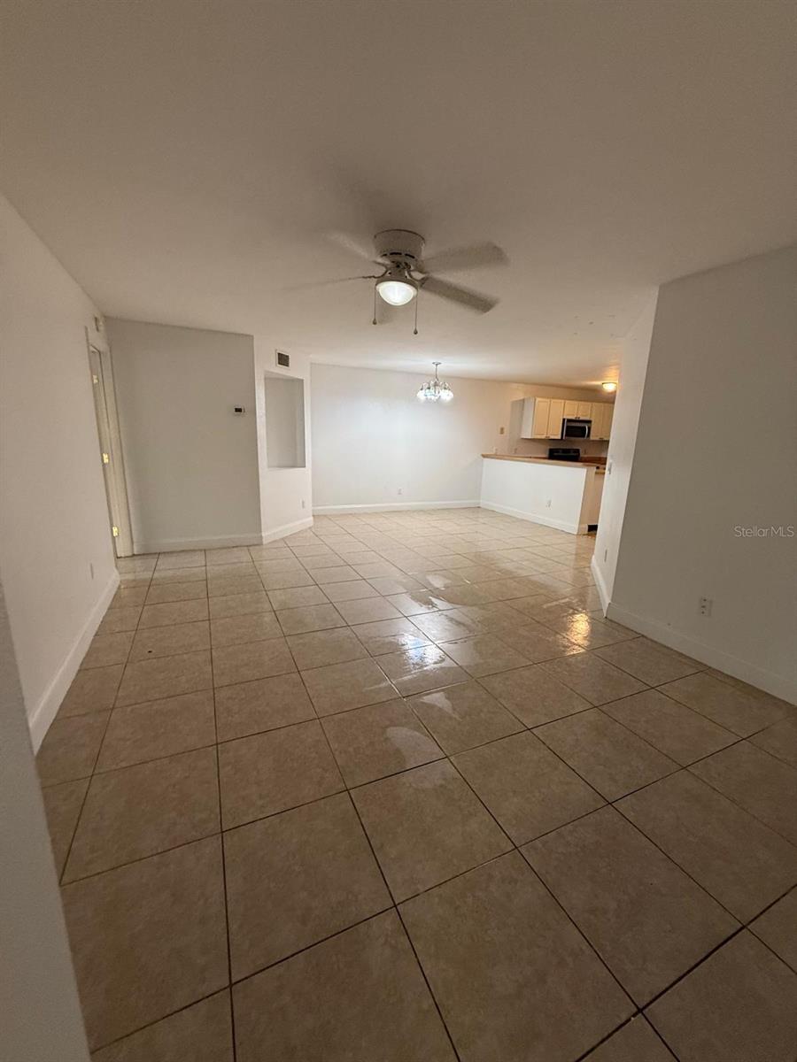 Image 14 of 27 For 6019 Scotchwood Glen 101