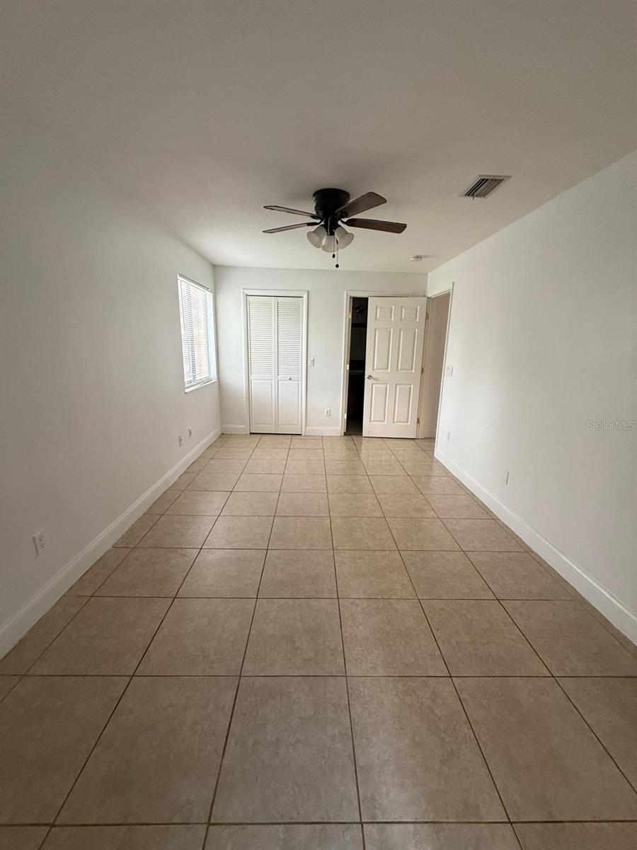Image 18 of 27 For 6019 Scotchwood Glen 101