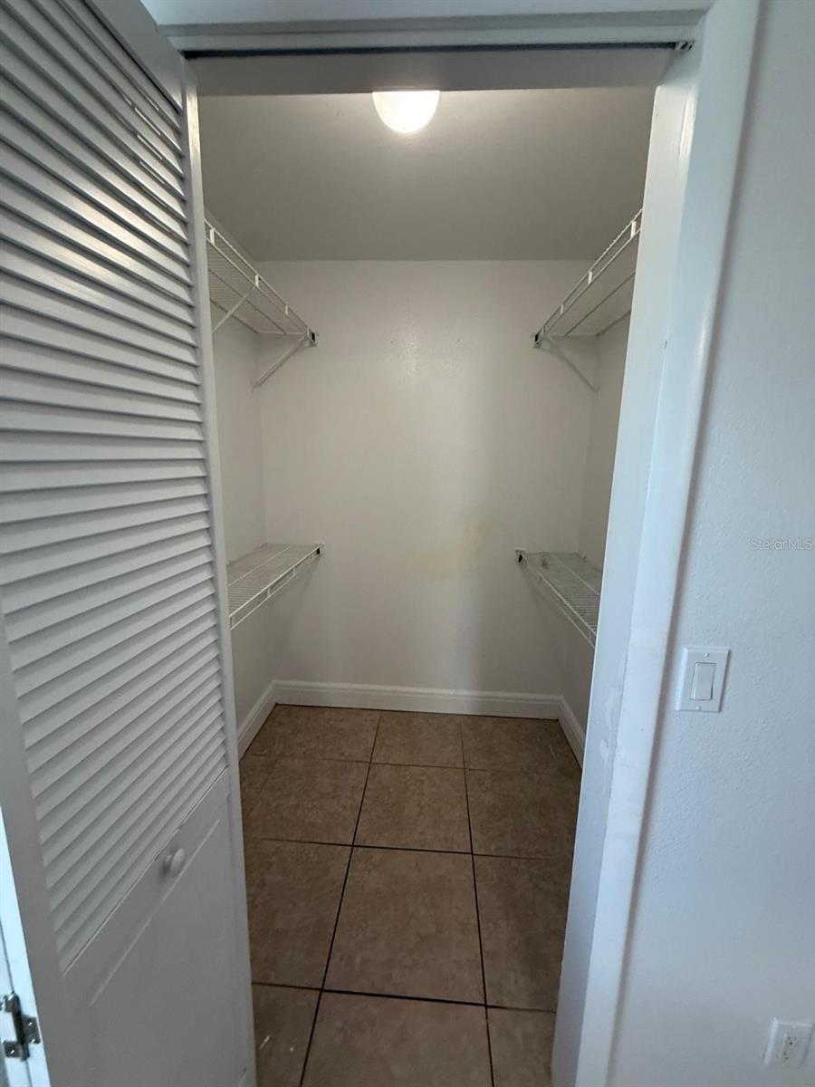 Image 21 of 27 For 6019 Scotchwood Glen 101