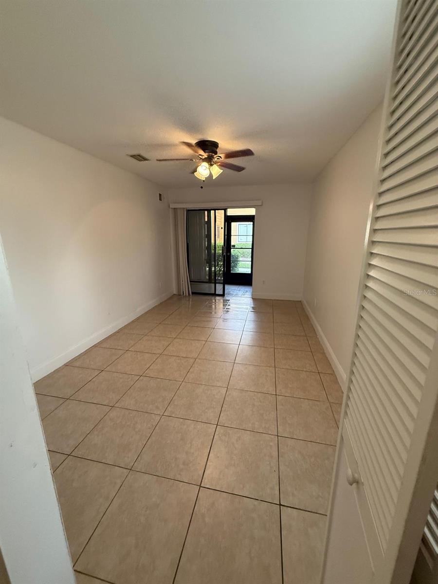 Image 22 of 27 For 6019 Scotchwood Glen 101