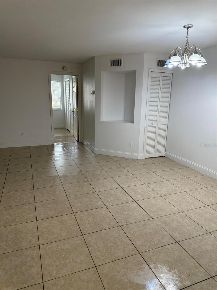 Image 3 of 27 For 6019 Scotchwood Glen 101