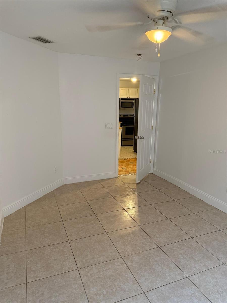 Image 6 of 27 For 6019 Scotchwood Glen 101