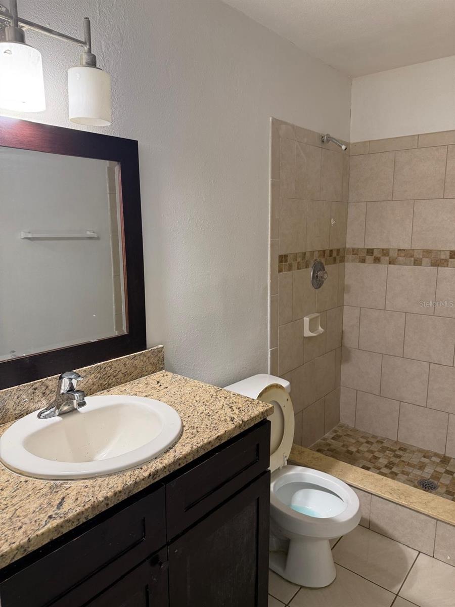 Image 7 of 27 For 6019 Scotchwood Glen 101