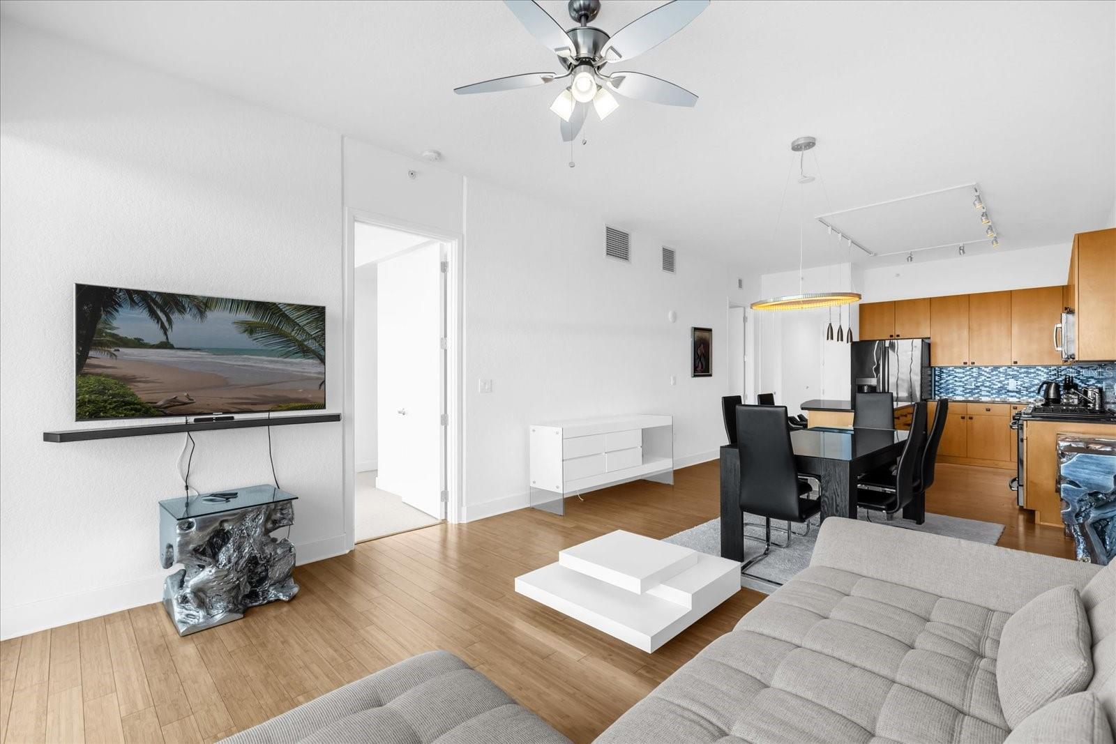 Image 11 of 42 For 150 Robinson Street 2607