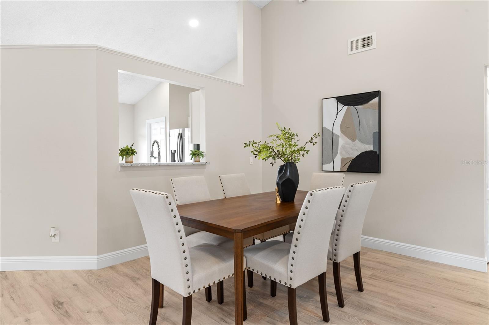Image 14 of 51 For 7025 Hiawassee Oak Drive