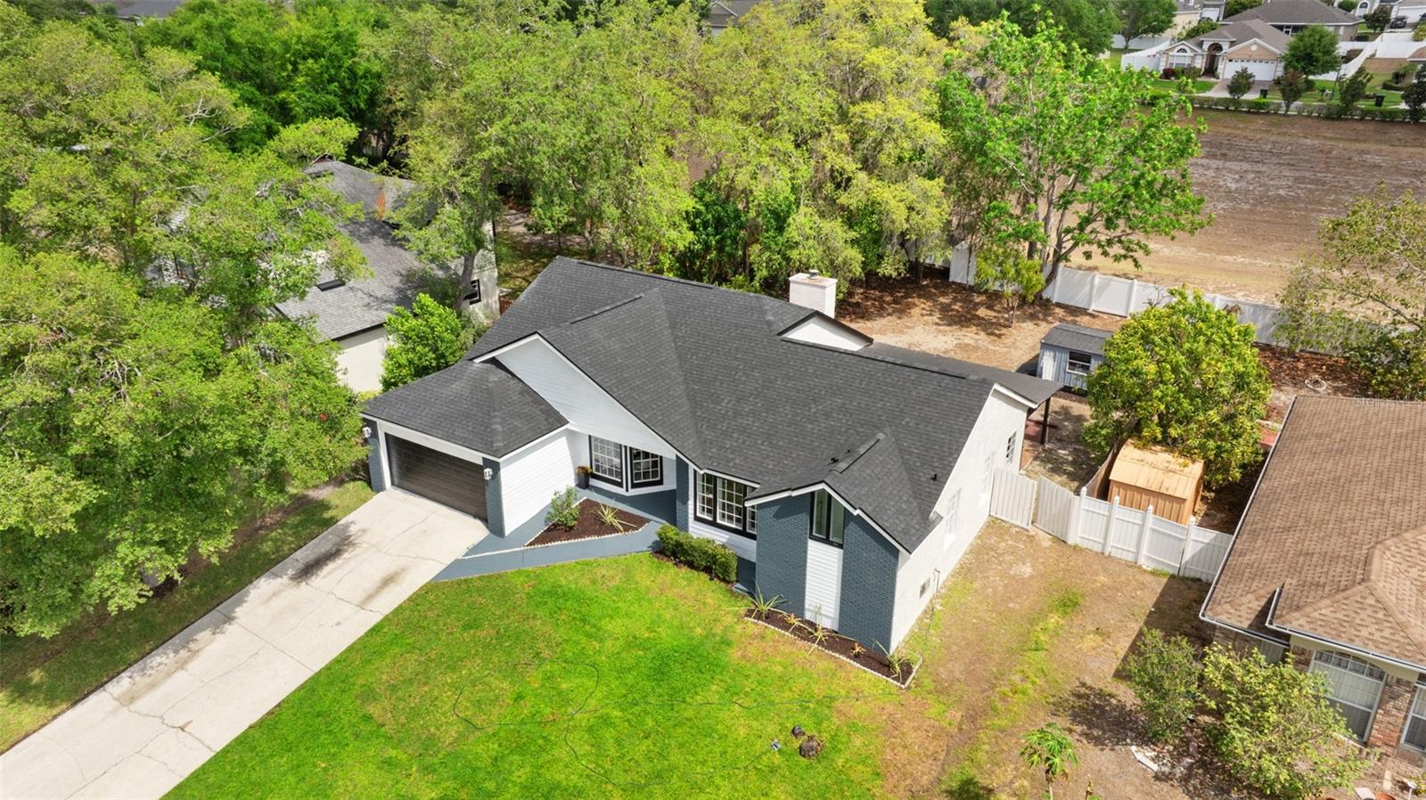 Image 36 of 51 For 7025 Hiawassee Oak Drive