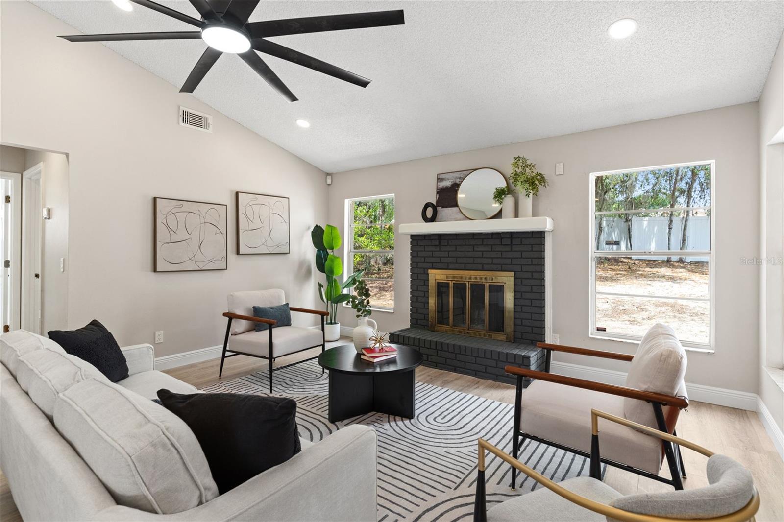 Image 4 of 51 For 7025 Hiawassee Oak Drive