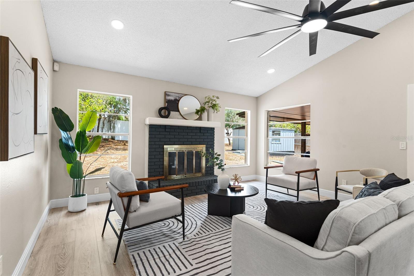 Image 5 of 51 For 7025 Hiawassee Oak Drive