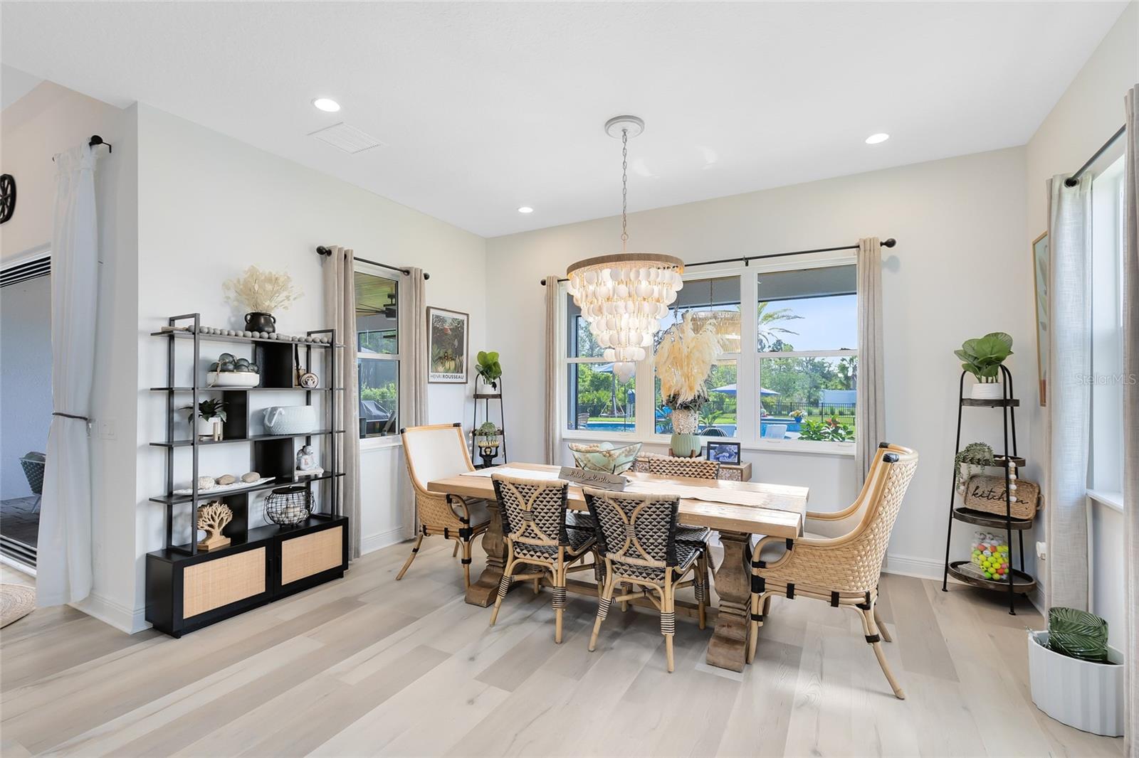 Image 14 of 56 For 9877 Laurel Berry Drive