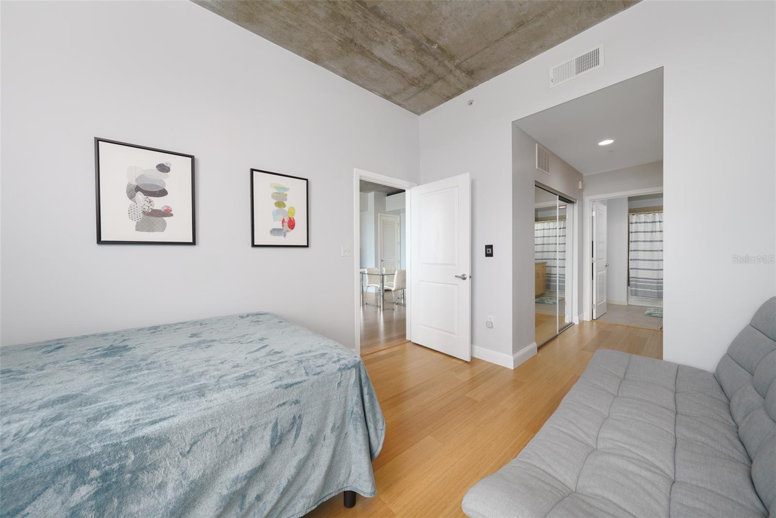 Image 13 of 29 For 155 Court Avenue 1305