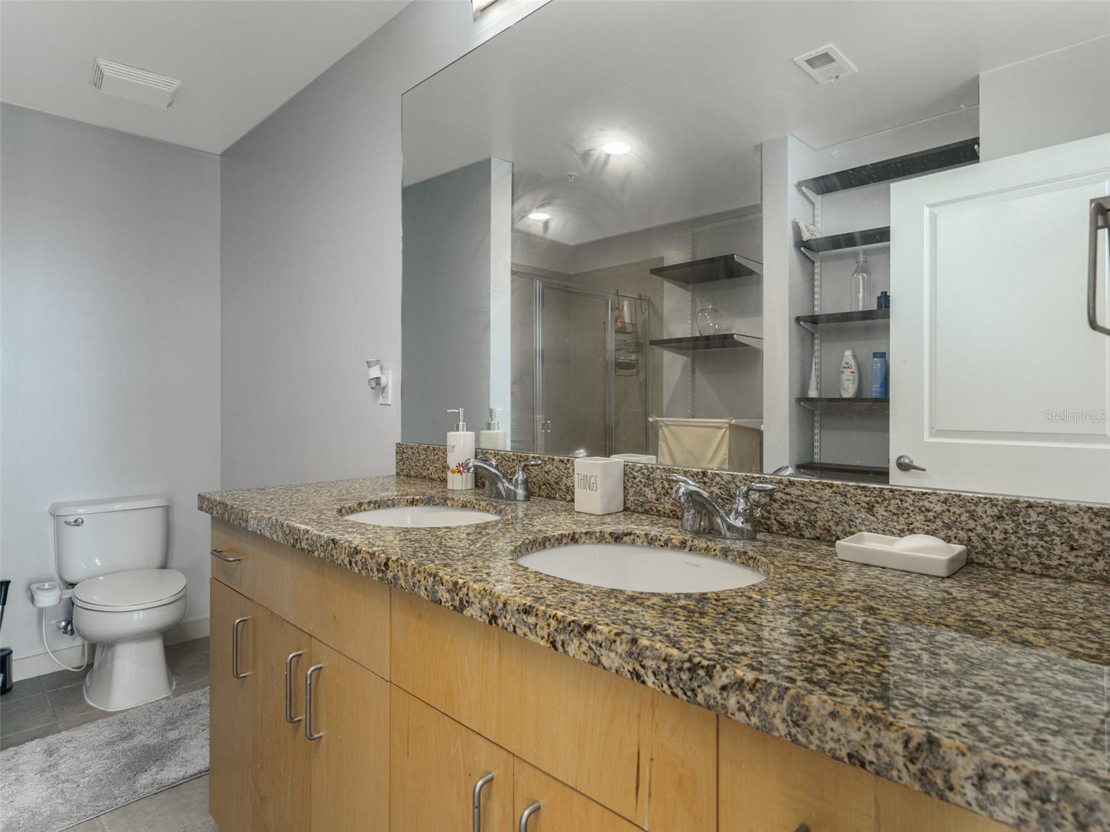 Image 17 of 29 For 155 Court Avenue 1305