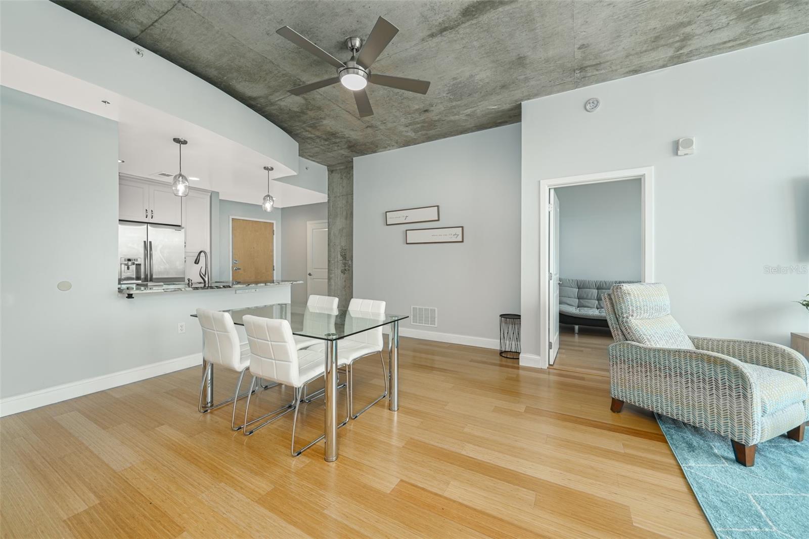 Image 7 of 29 For 155 Court Avenue 1305