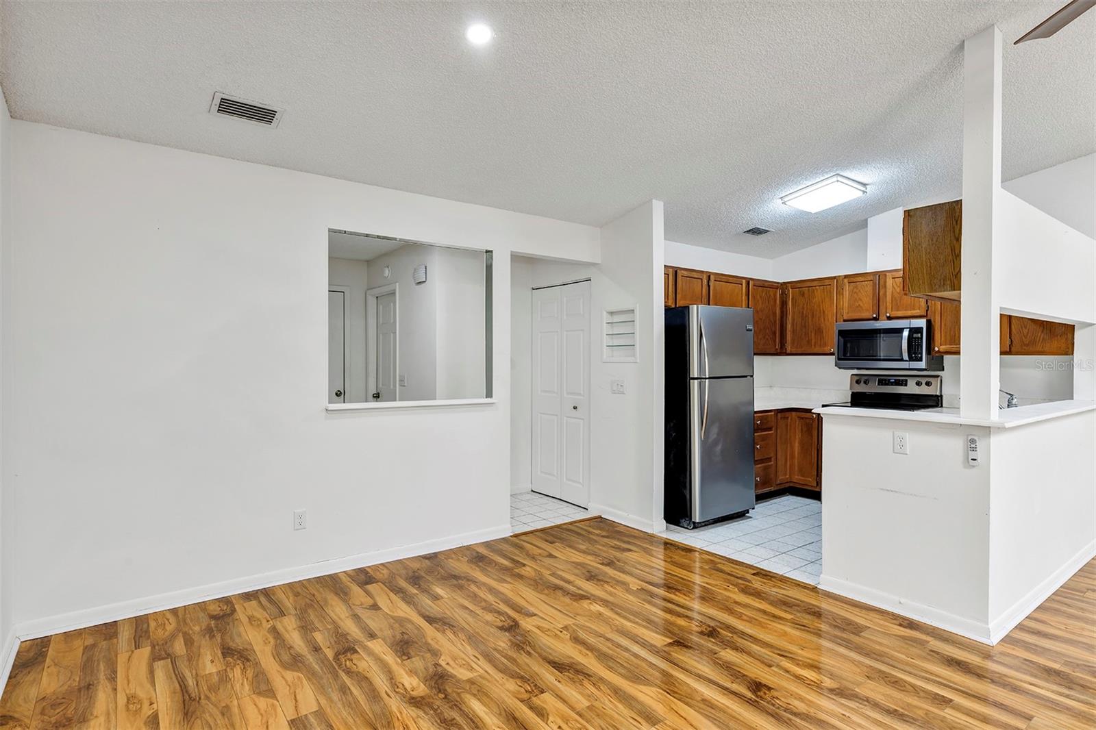 Image 17 of 47 For 139 Normandy Place