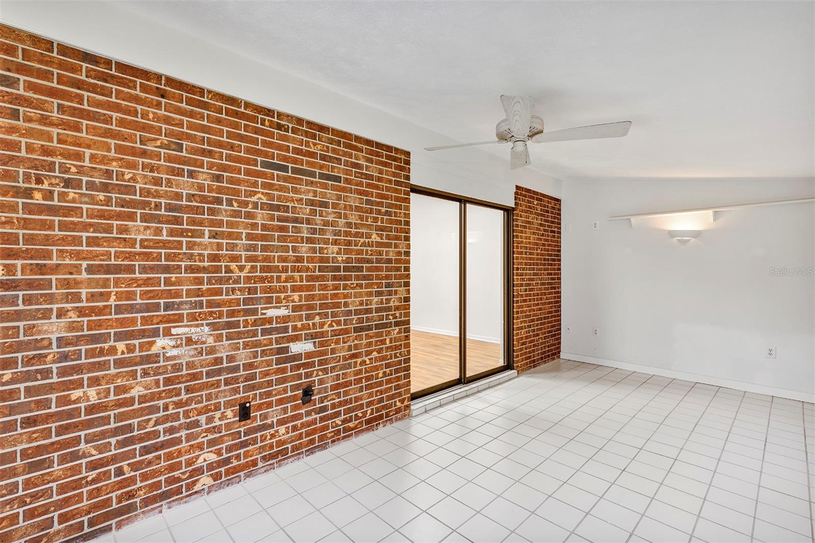 Image 31 of 47 For 139 Normandy Place
