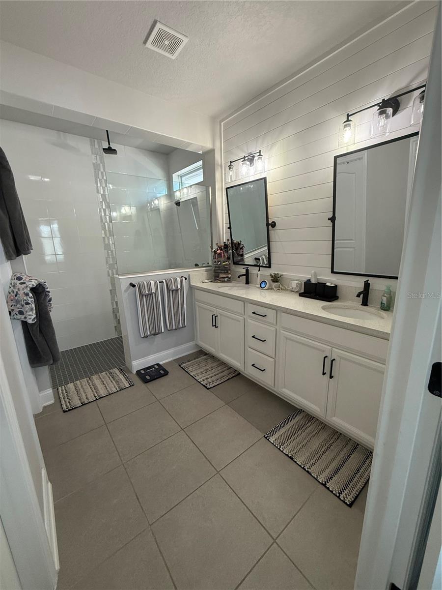 Image 15 of 44 For 13299 Serene Valley Drive