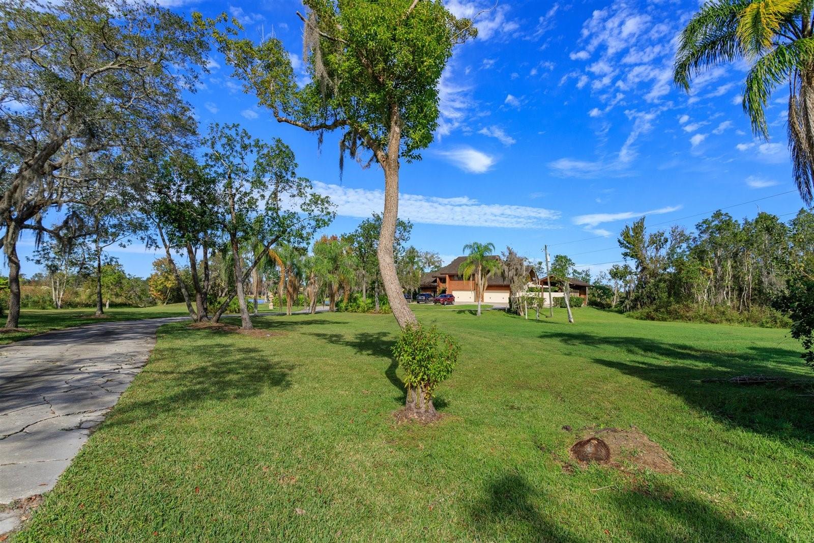 Image 11 of 19 For 13377 Lake Butler Boulevard