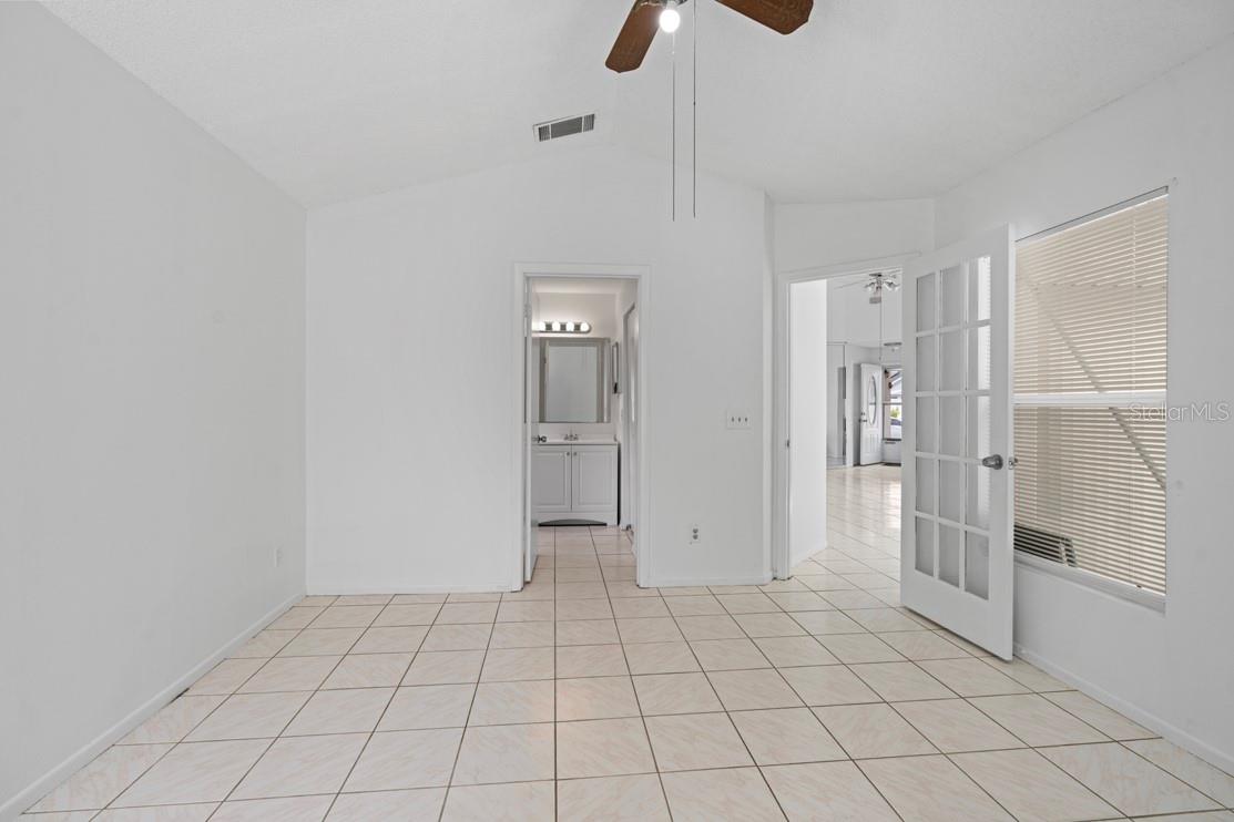 Image 17 of 42 For 11113 Sylvan Pond Circle