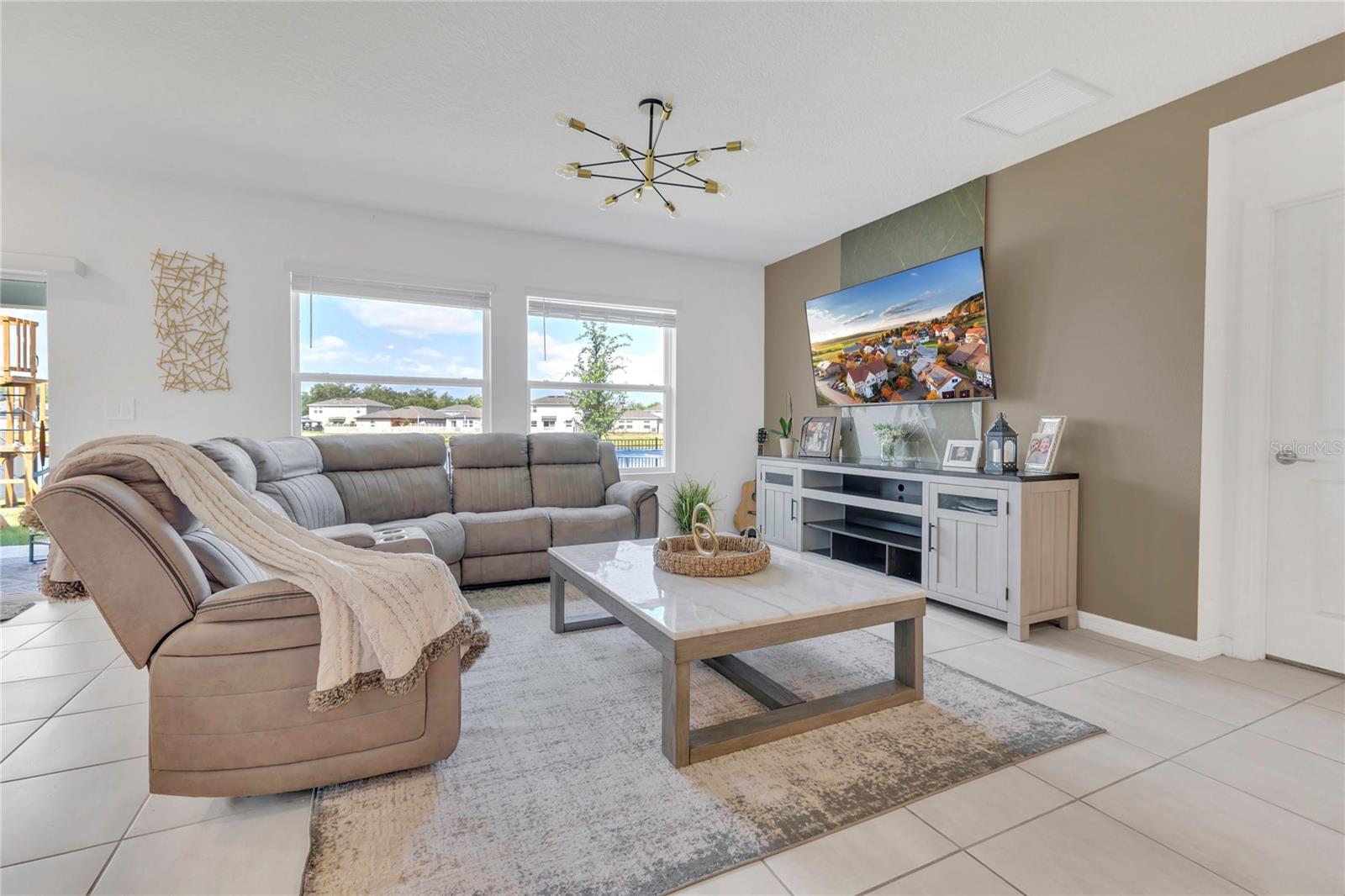 Image 4 of 25 For 1312 Axel Graeson Avenue