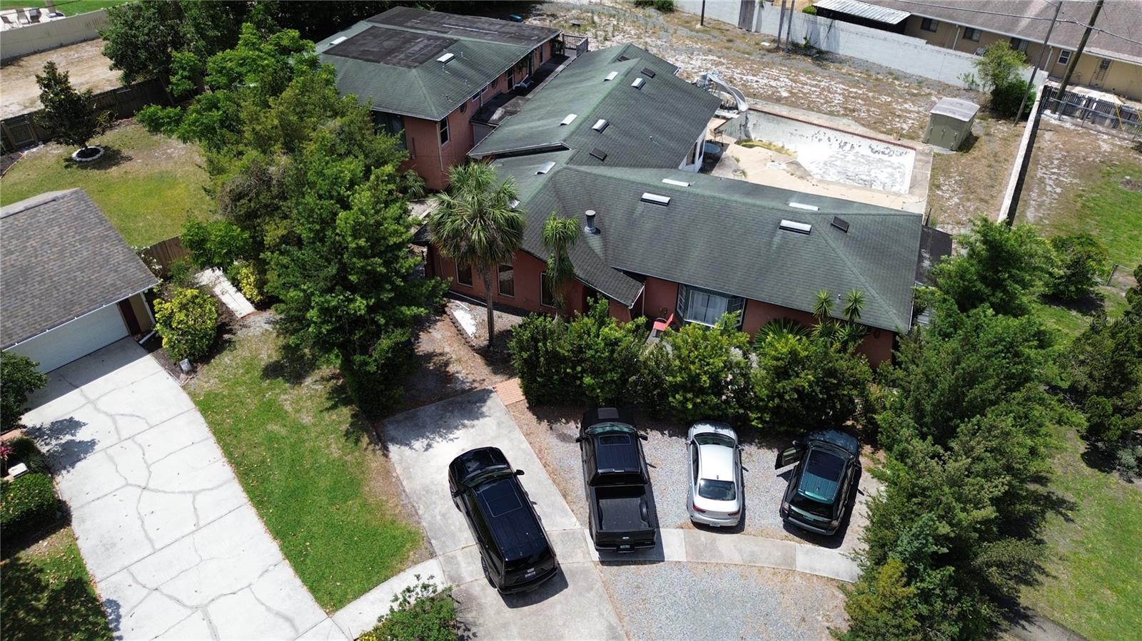 Image 3 of 7 For 300 Broadview Avenue