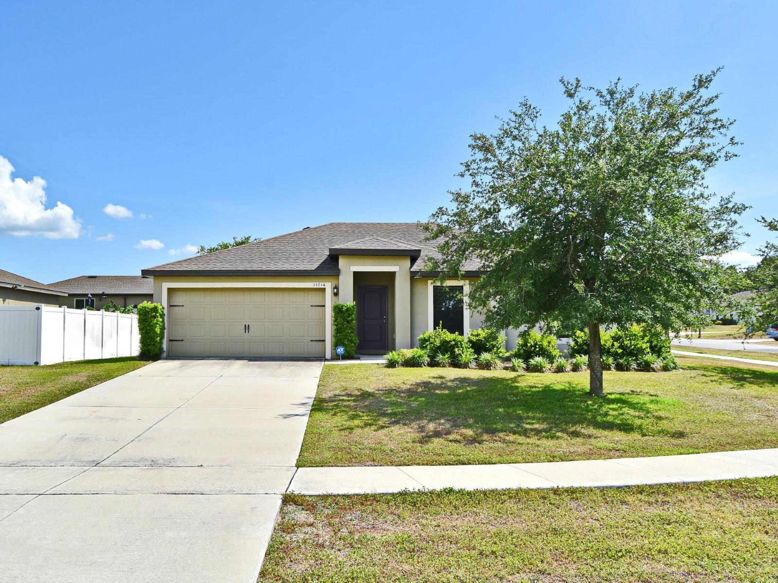 Image 3 of 33 For 35734 Rose Moss Avenue