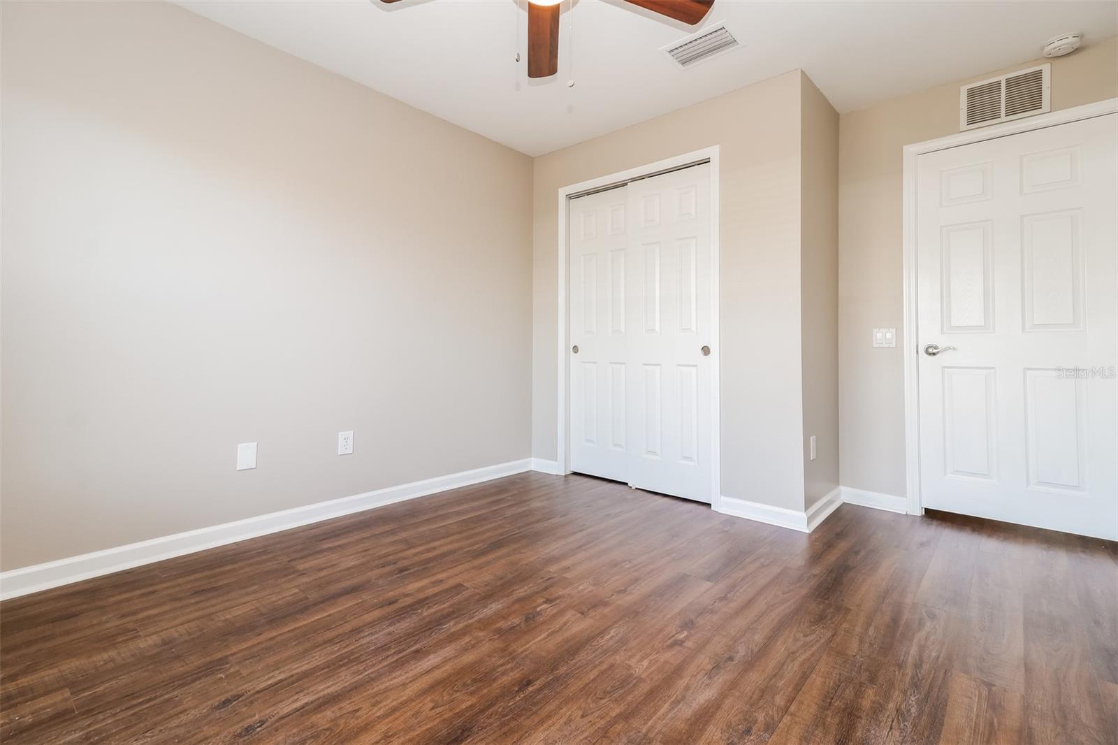 Image 11 of 16 For 654 White Flower Way
