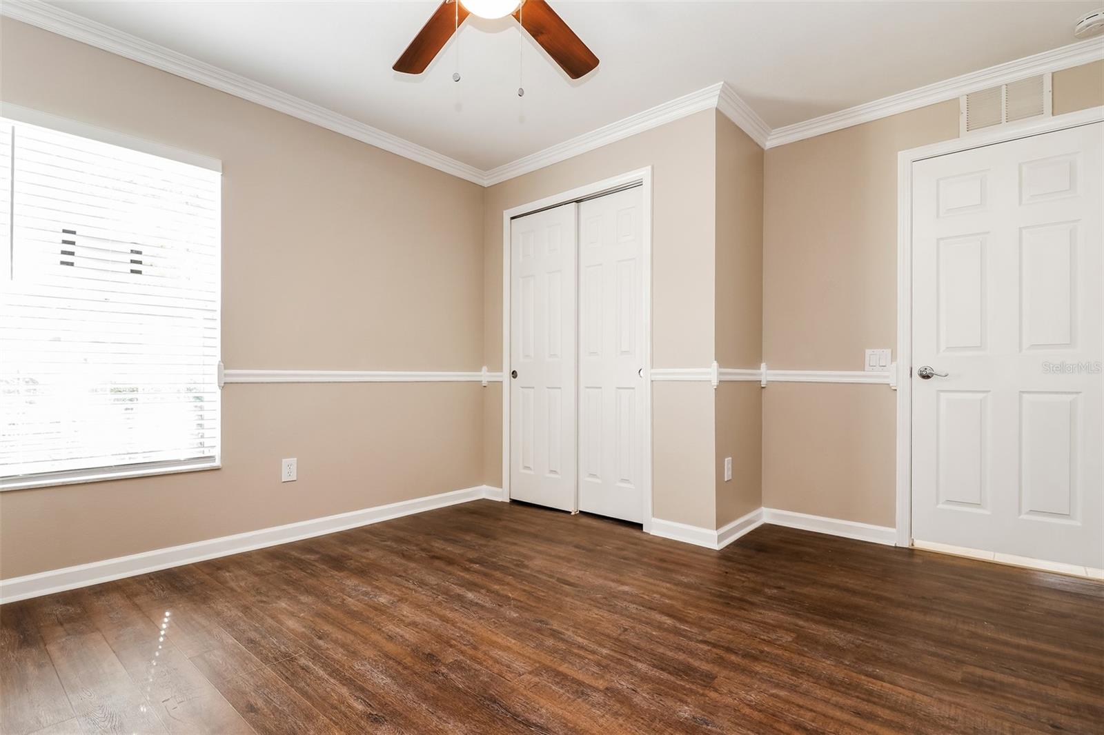 Image 14 of 16 For 654 White Flower Way