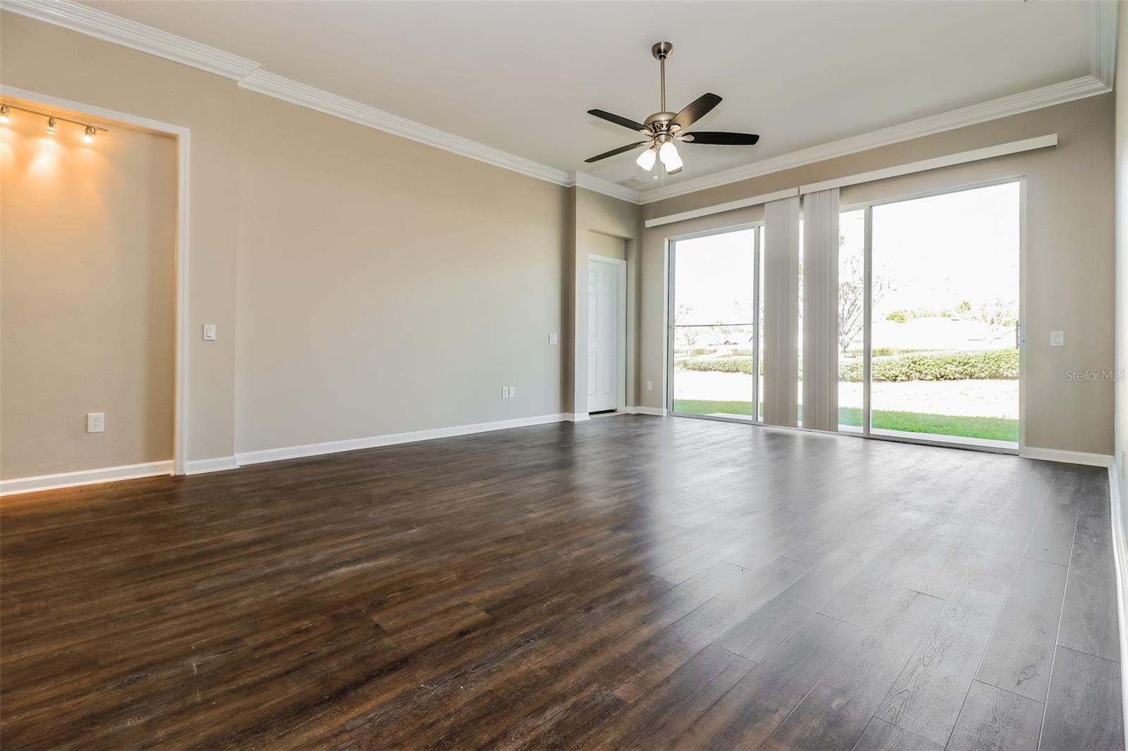 Image 4 of 16 For 654 White Flower Way