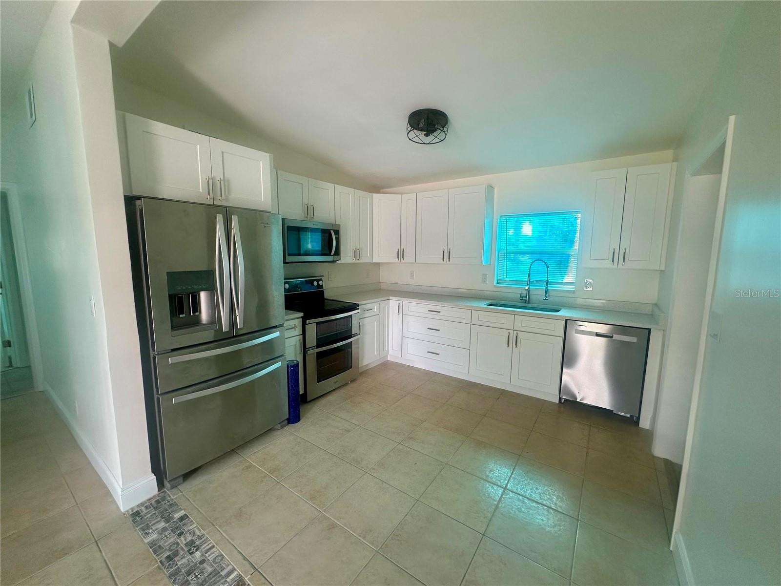 Image 3 of 36 For 2514 Highlawn Avenue
