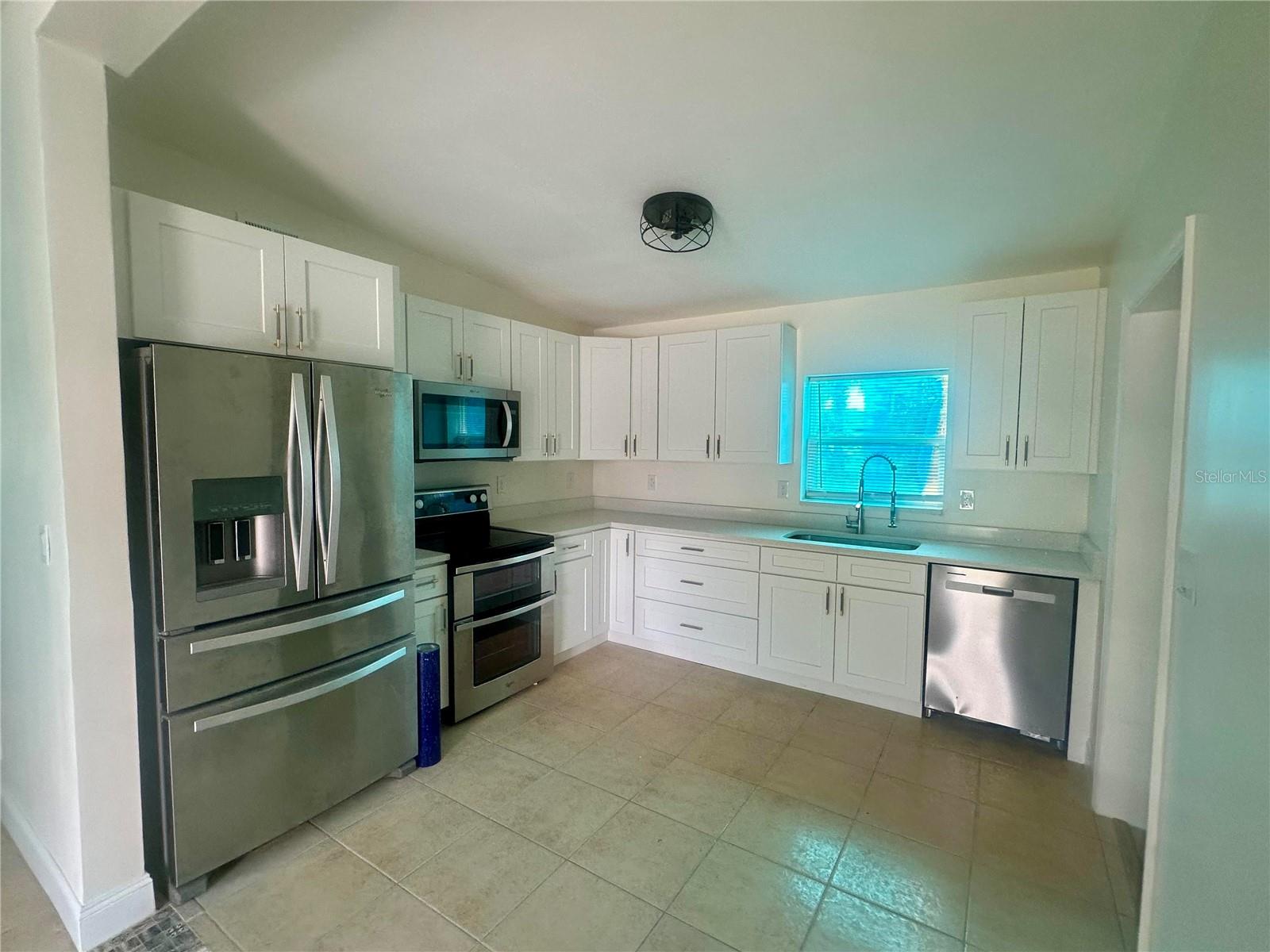 Image 4 of 36 For 2514 Highlawn Avenue