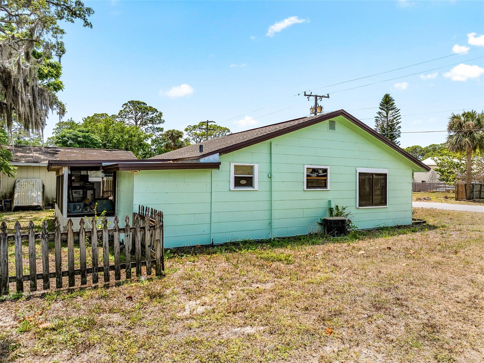 Image 17 of 65 For 4060 Coquina Avenue