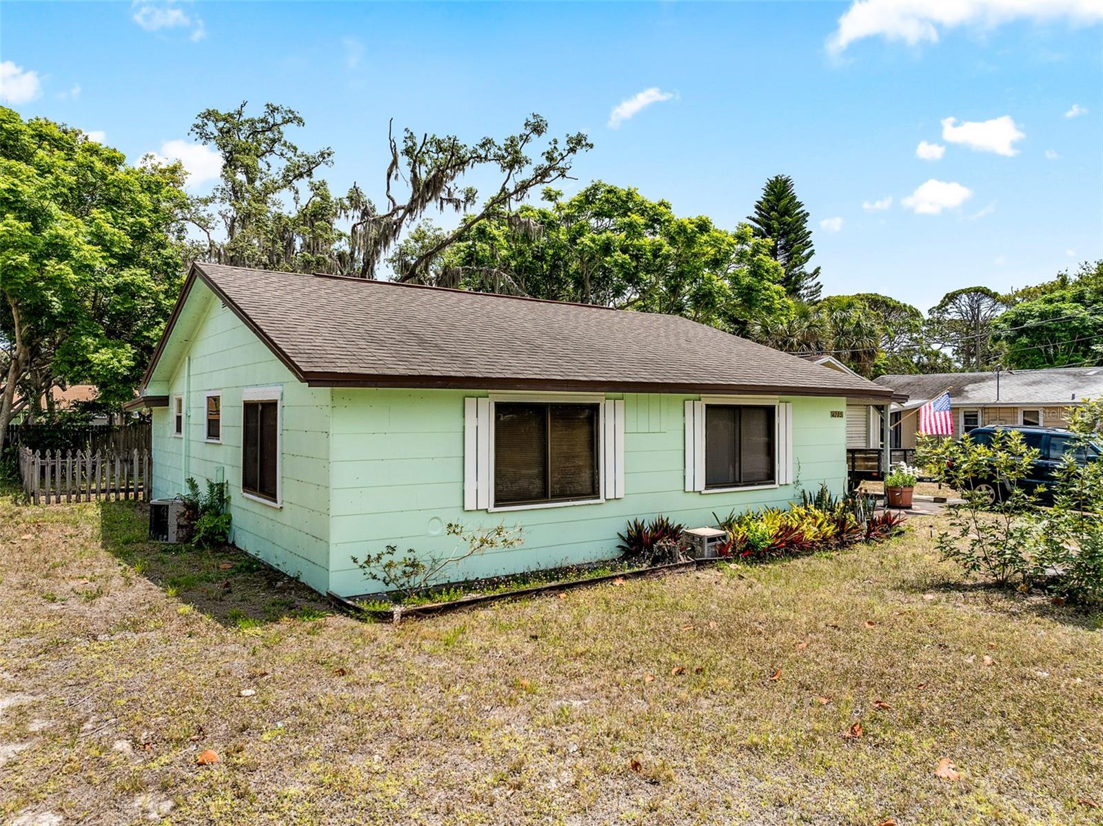 Image 19 of 65 For 4060 Coquina Avenue