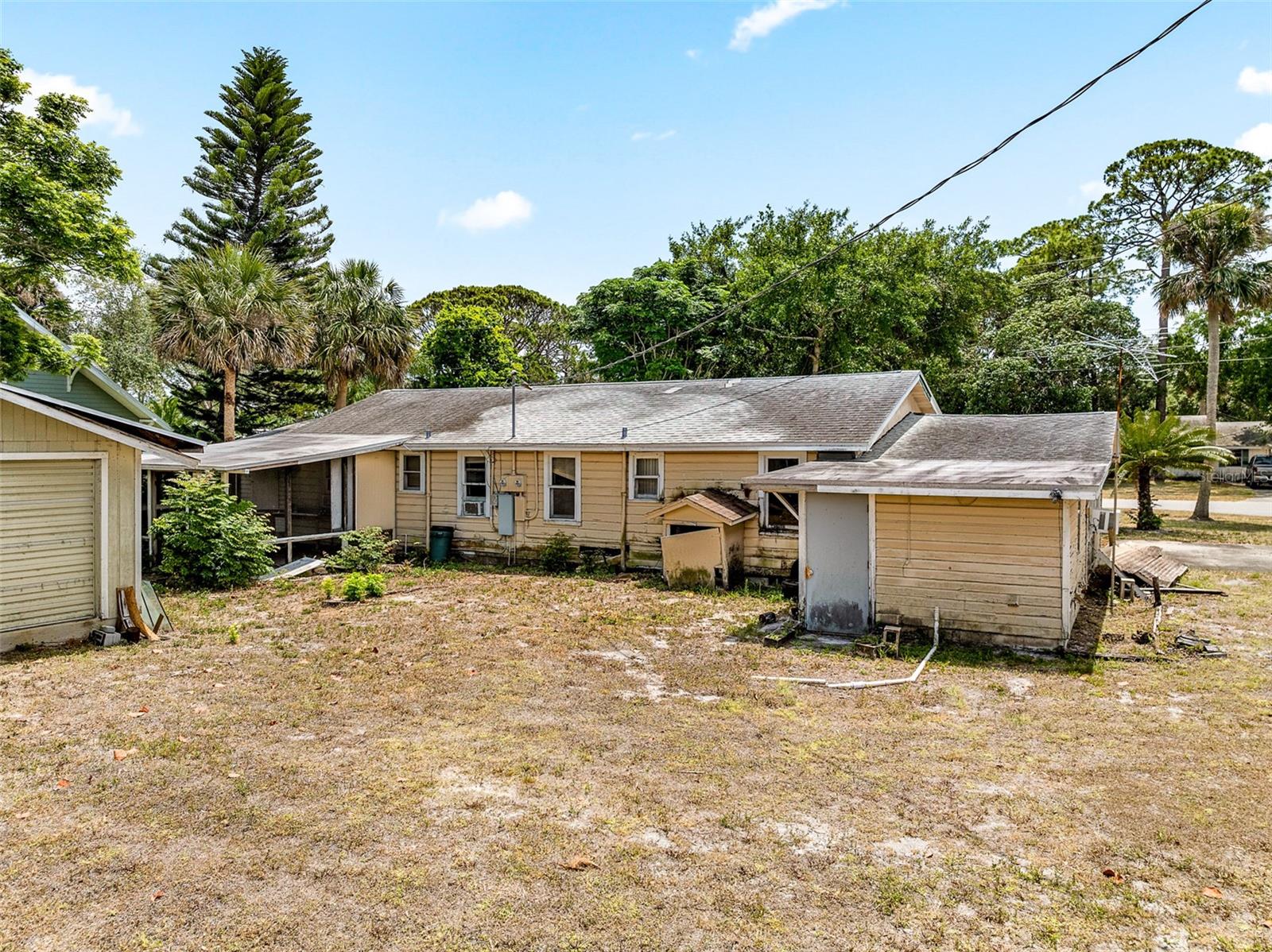 Image 24 of 65 For 4060 Coquina Avenue