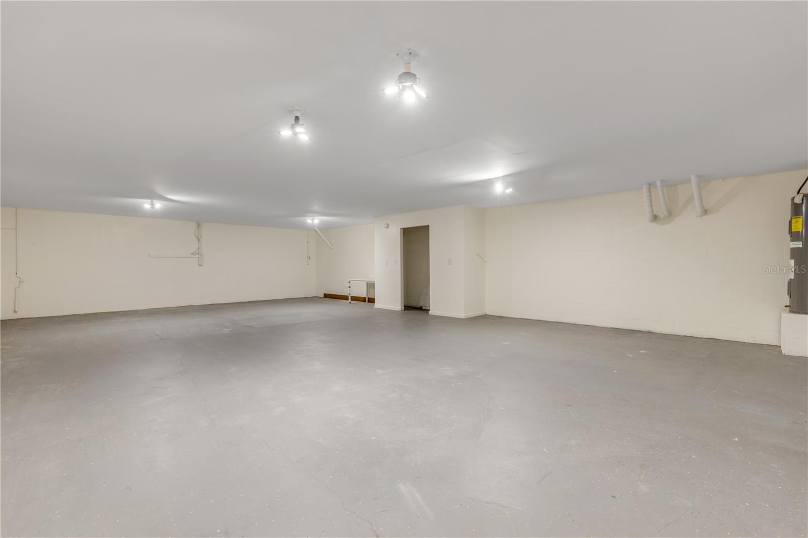 Image 31 of 45 For 2384 John Anderson Drive
