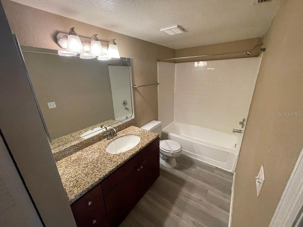Image 21 of 42 For 5164 Conroy Road 1526