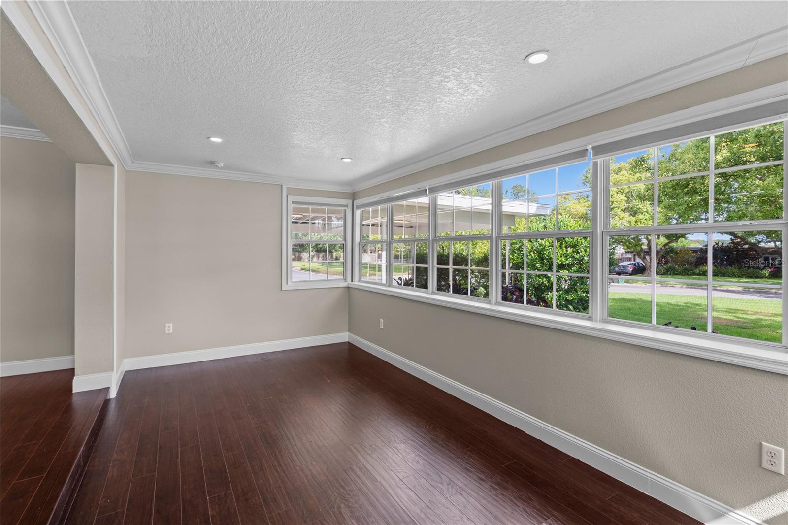 Image 12 of 46 For 101 Lauren Court