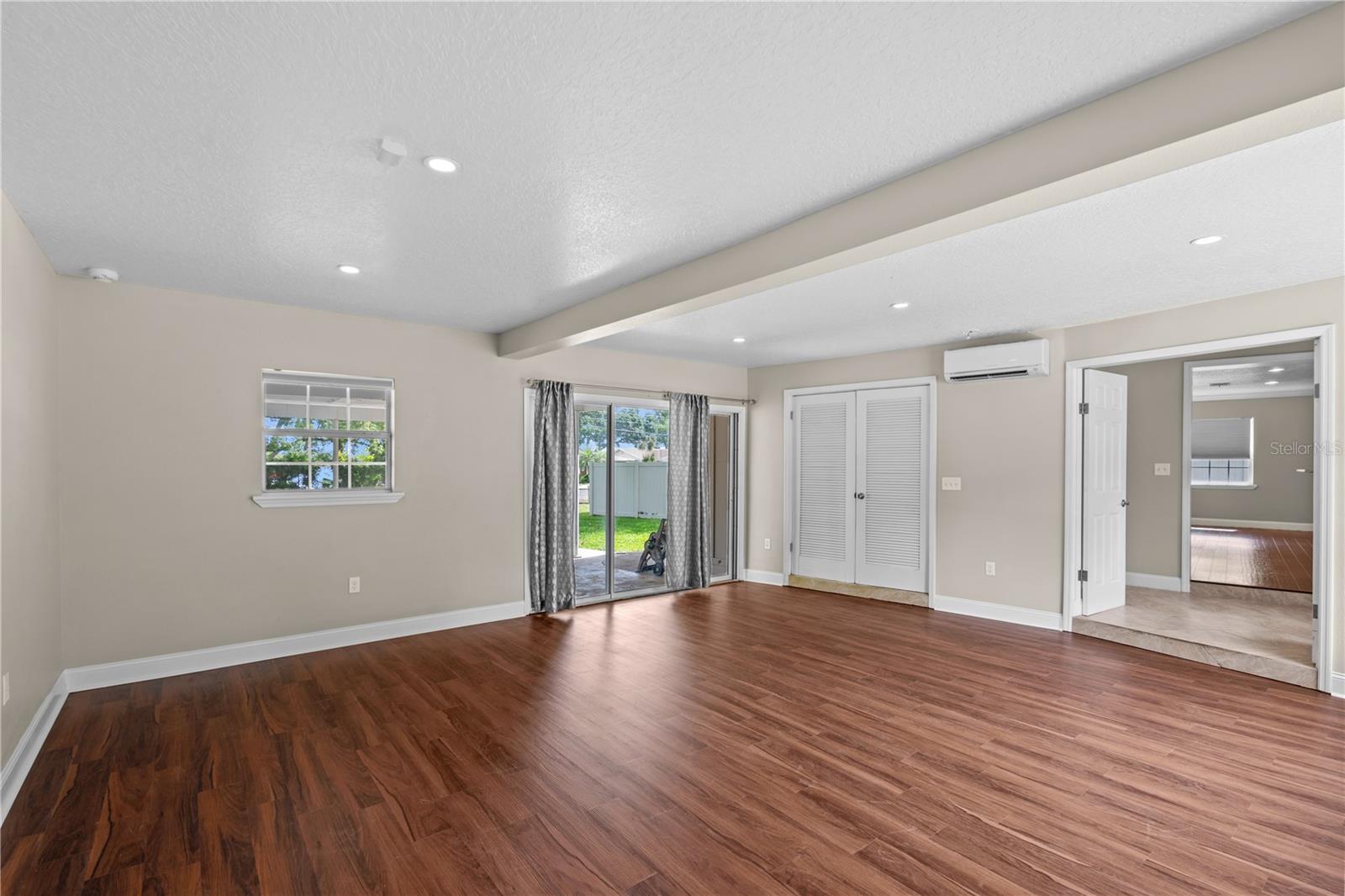 Image 15 of 46 For 101 Lauren Court