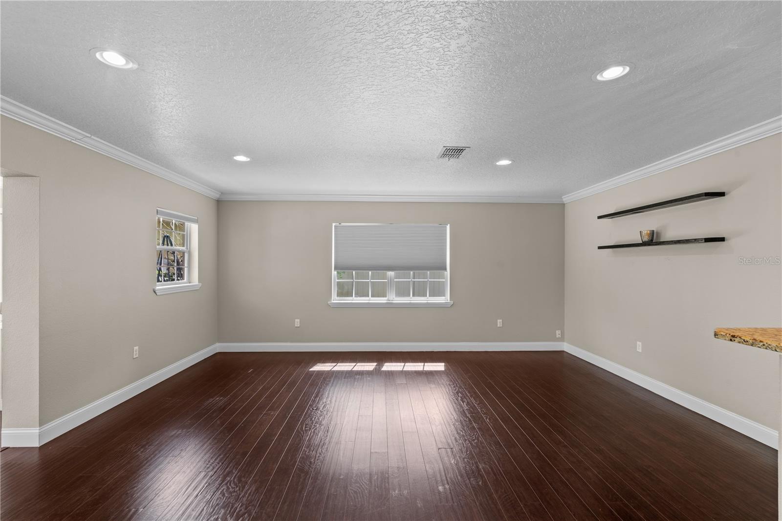 Image 17 of 46 For 101 Lauren Court