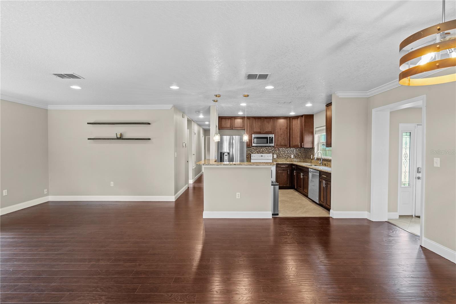 Image 9 of 46 For 101 Lauren Court